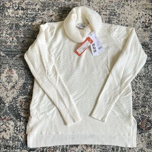 Women's 525 White Turtleneck Sweater